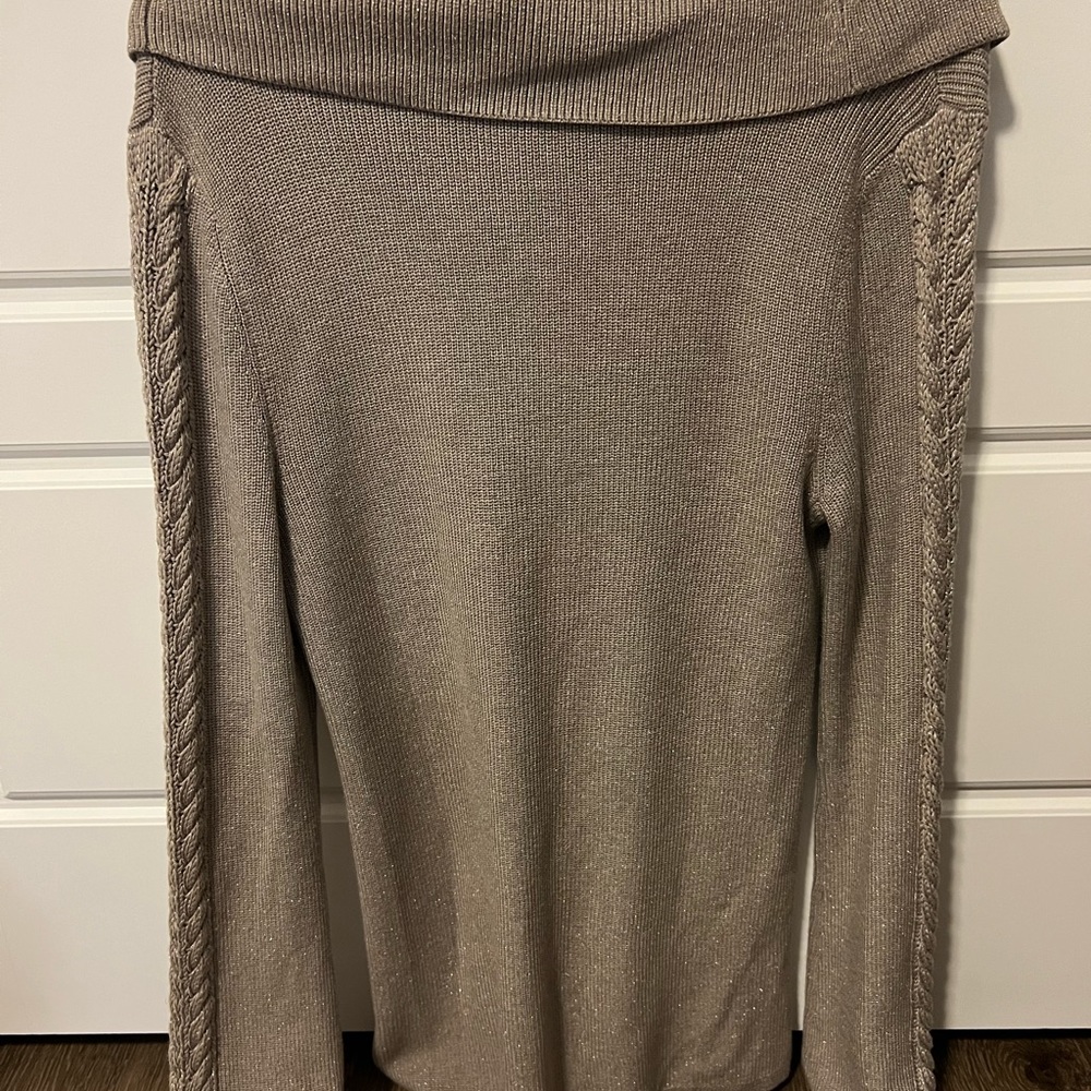 Brand new without tag- Women turtleneck sweaters size M